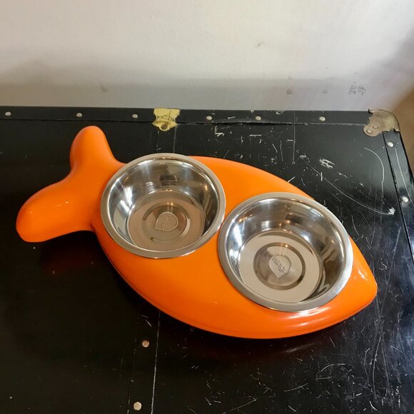 Cat Bowl Hing Design Fish with Non Slip Rubber Feet Made in England - Picture 4 of 8